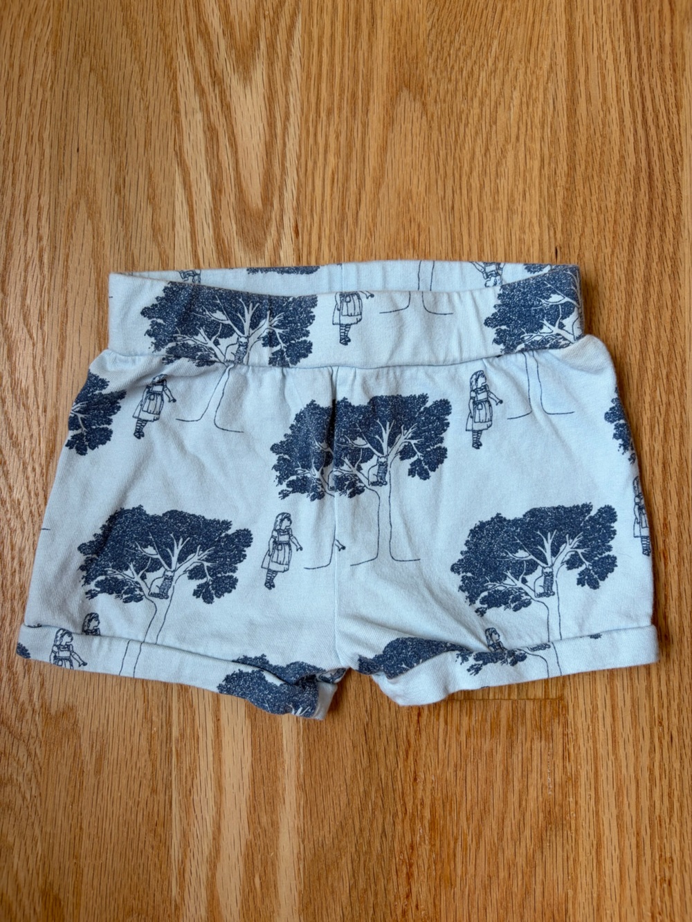 EUC Kate Quinn toile pattern shorts 18-24M